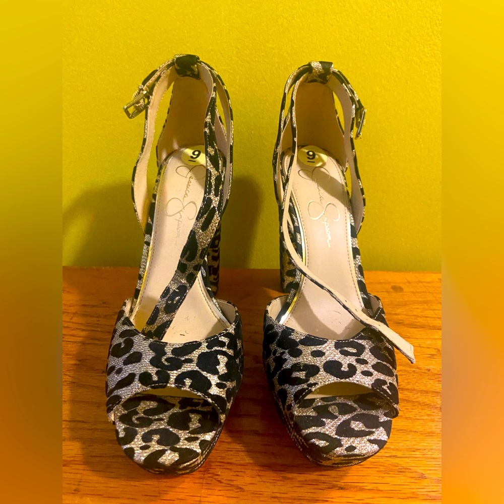 Jessica Sampson heels